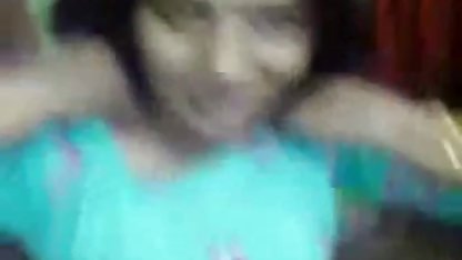 Bertemu video bokep inggris dengan dua kancing